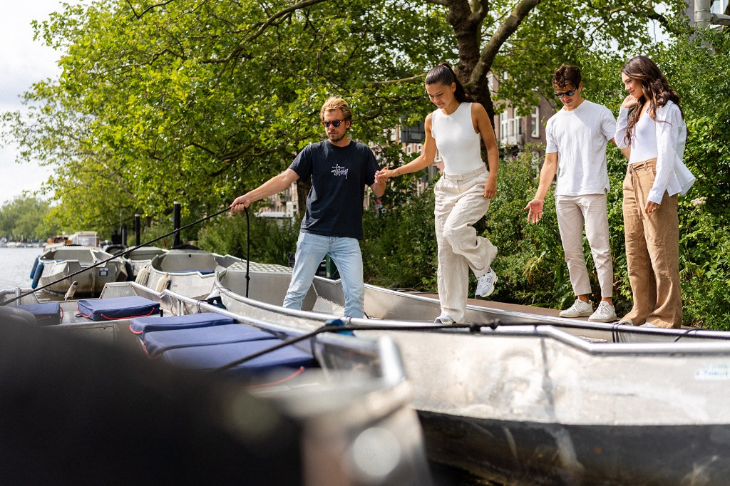 Imbarco al pontile Boats4rent di fronte a Nassaukade 155